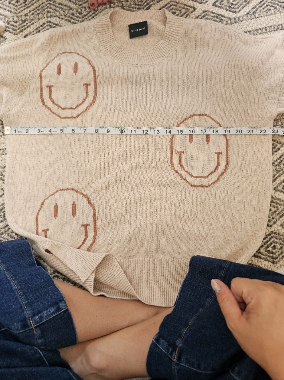 Miou Muse Oversized 65 Smiley Face Comfy Sweater Size S - Picture 6 of 6
